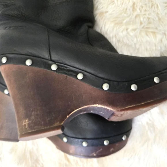S.  O.  L.  D.    UGG Black Leather Sheepskin Lined Wood Heel Boots size 8 - Picture 5 of 14